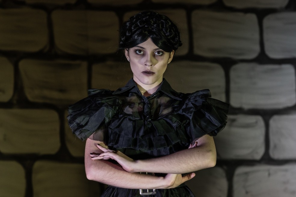 "Wandinha em: A Família Addams", da Cia Néia e Nando — Foto: Divulgação