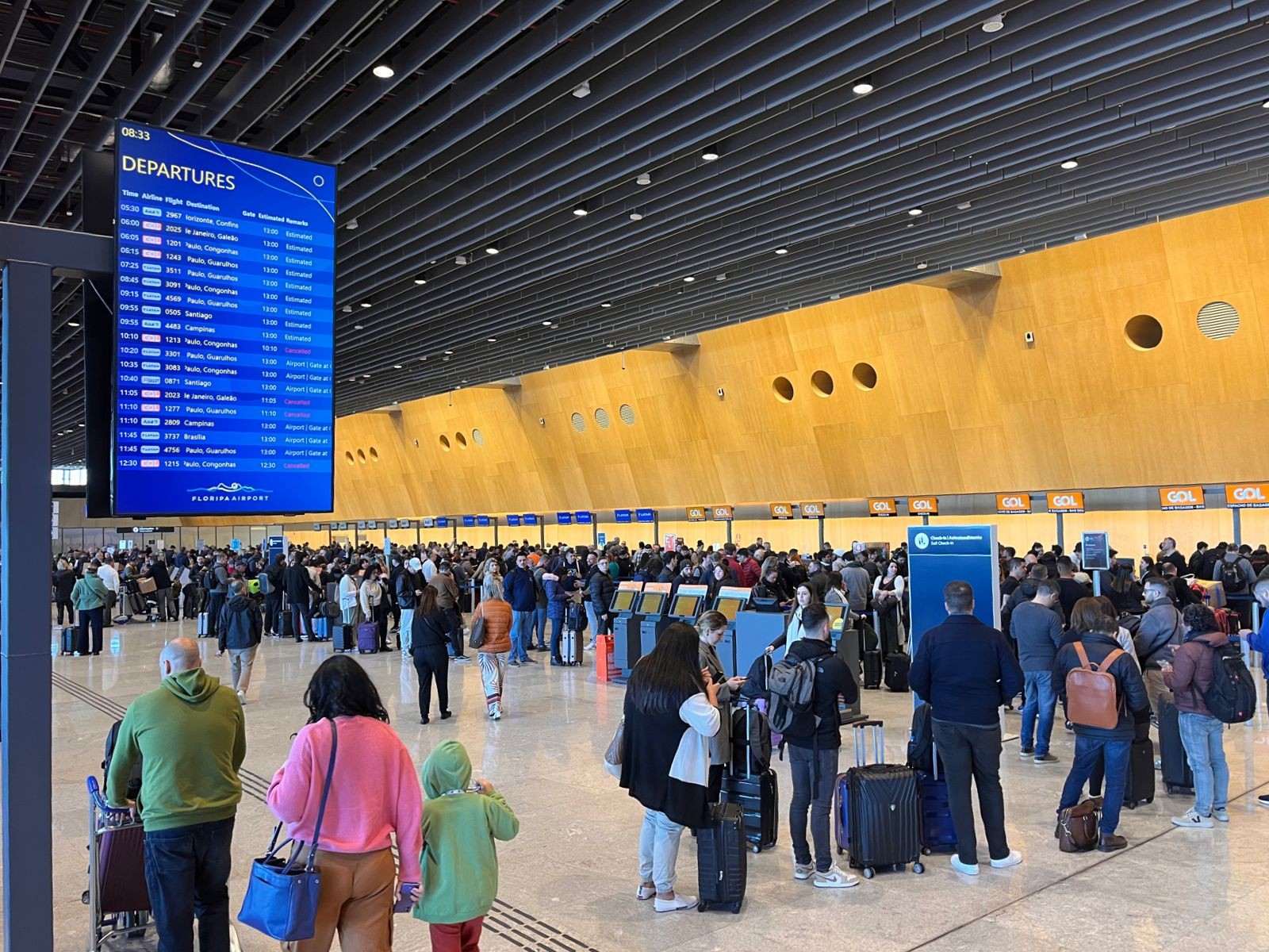 Aeroporto de Florianópolis terá mais 680 voos internacionais na temporada de verão