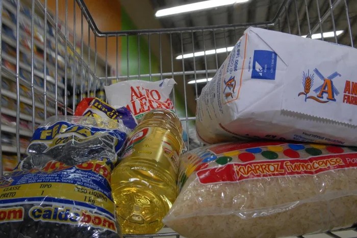 Preço da cesta básica cai 6,14% entre setembro e dezembro em Rio Branco
