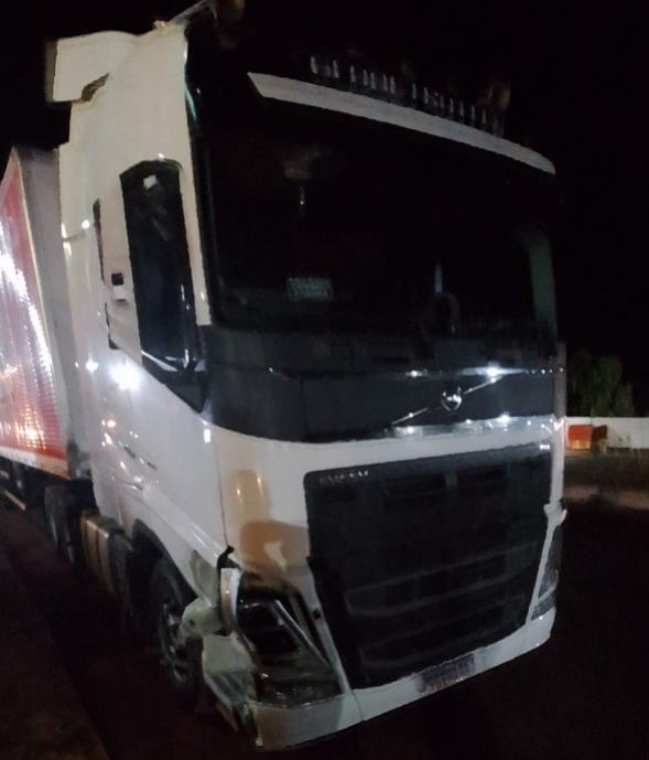Motociclista morre após ser atingido por caminhão na BR-135 em Cristalândia do Piauí