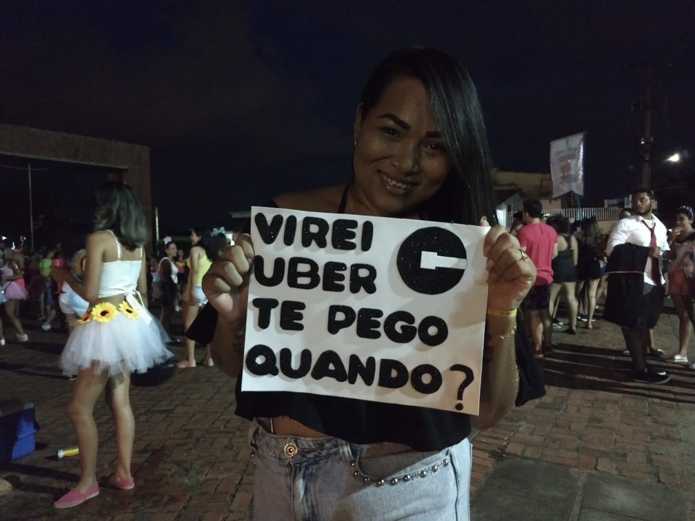 Carnaval 2019: plaquinha e legenda na fantasia viram mania pelo país; FOTOS | Carnaval 2019 | G1