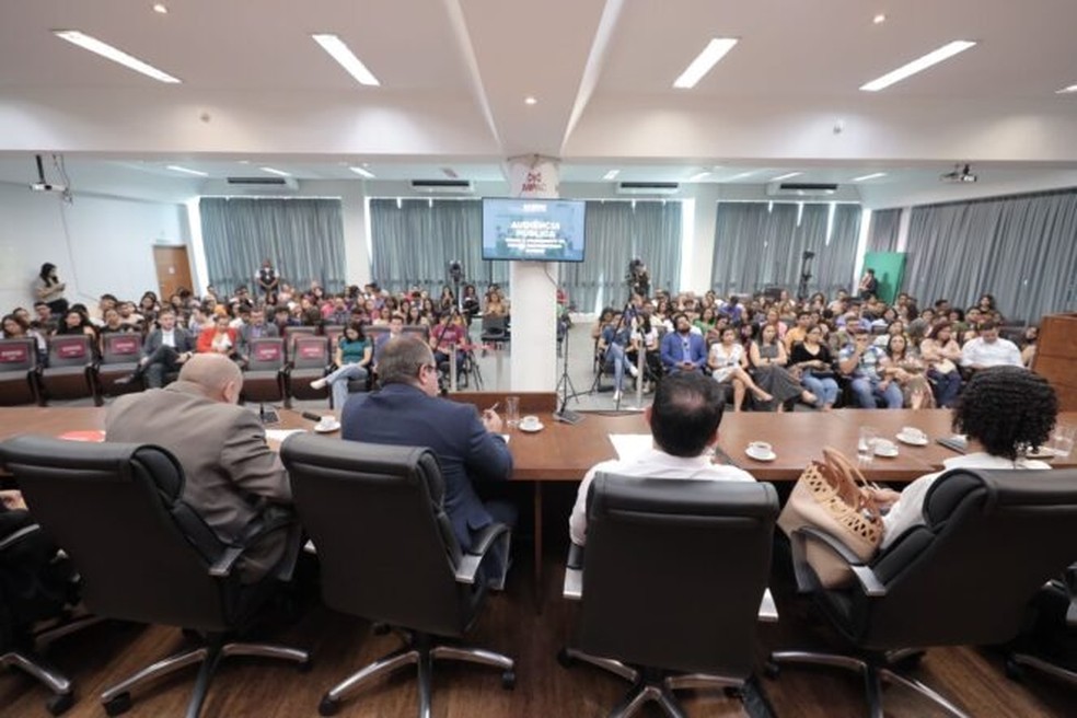 Situação dos alunos do Centro Universitário U:Verse é tema de audiência pública em Rio Branco — Foto: Deyvisson Gomes/MP-AC