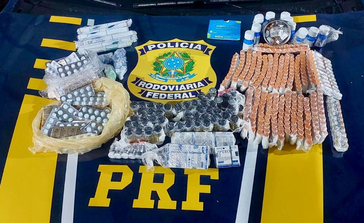 PRF apreende medicamentos irregulares na BR-356 e prende três em Itaperuna