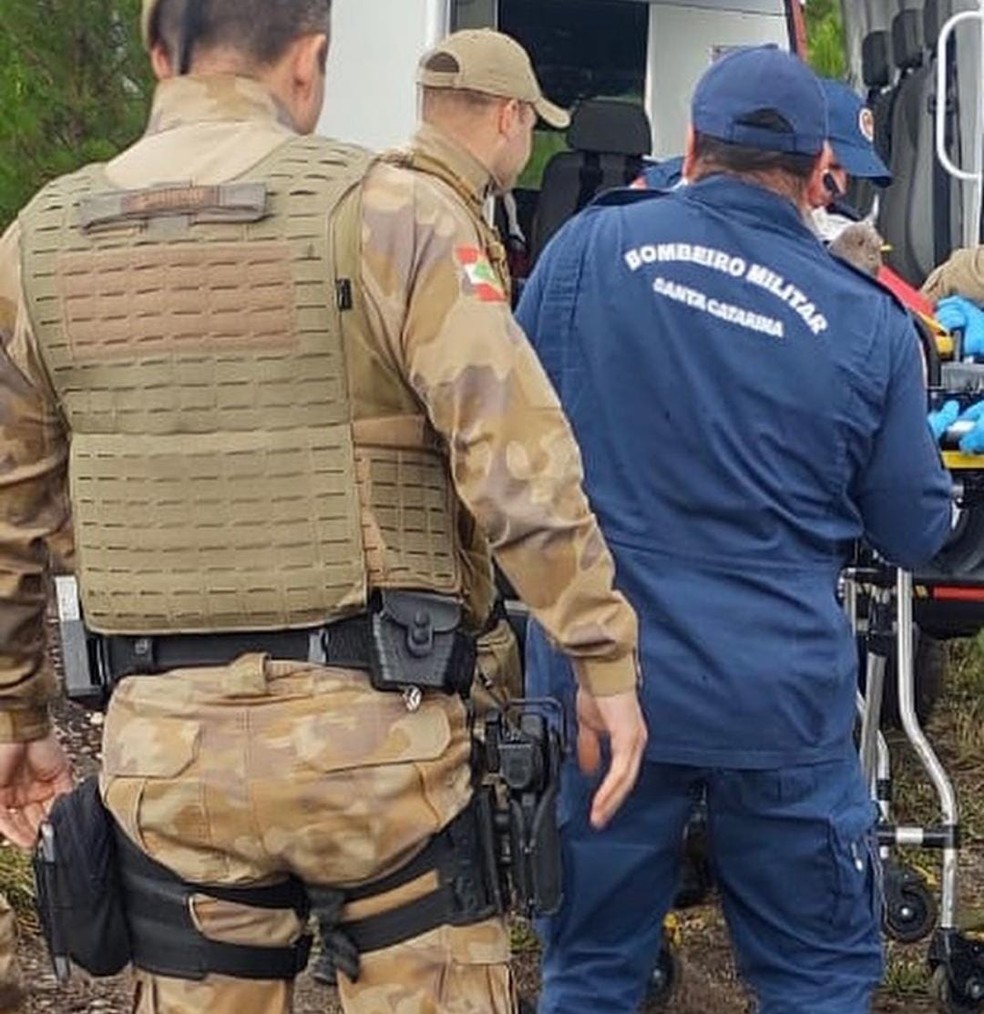 Homem é encontrado com sinais de traumatismo craniano após 6 dias desaparecido em área de mata em SC — Foto: Polícia Miltar/Divulgação