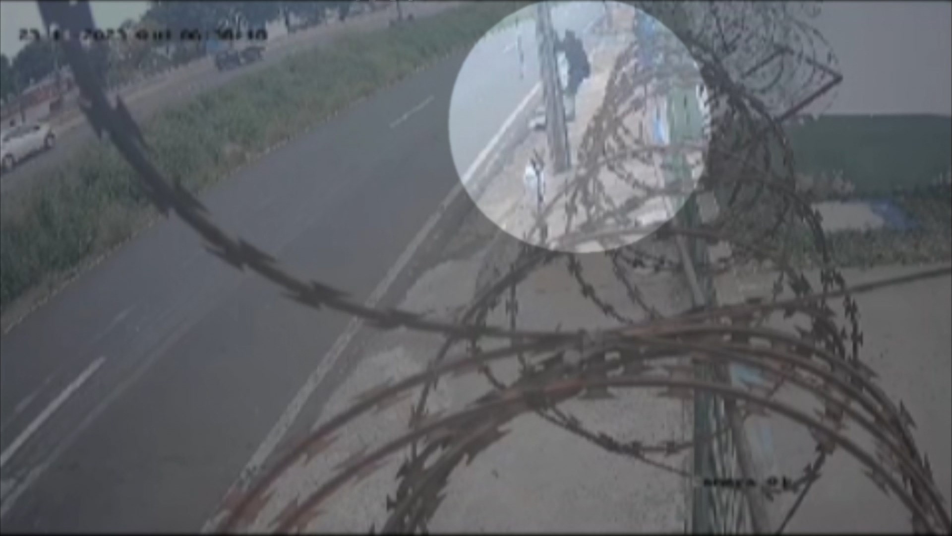 VÍDEO: Em menos de 10 minutos, homem escala poste e furta fios 