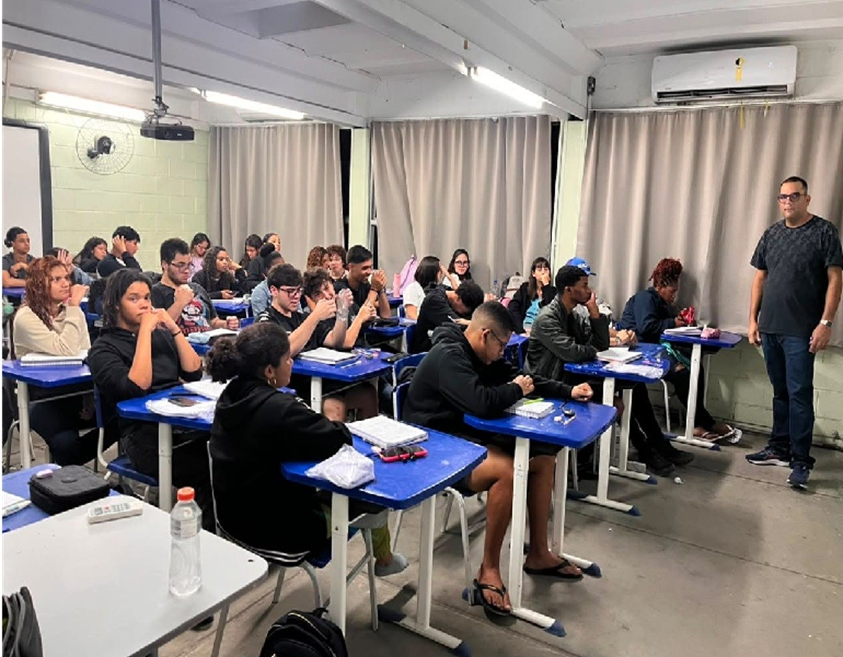 Pré-Enem Popular abre 250 vagas para curso intensivo gratuito em Maricá