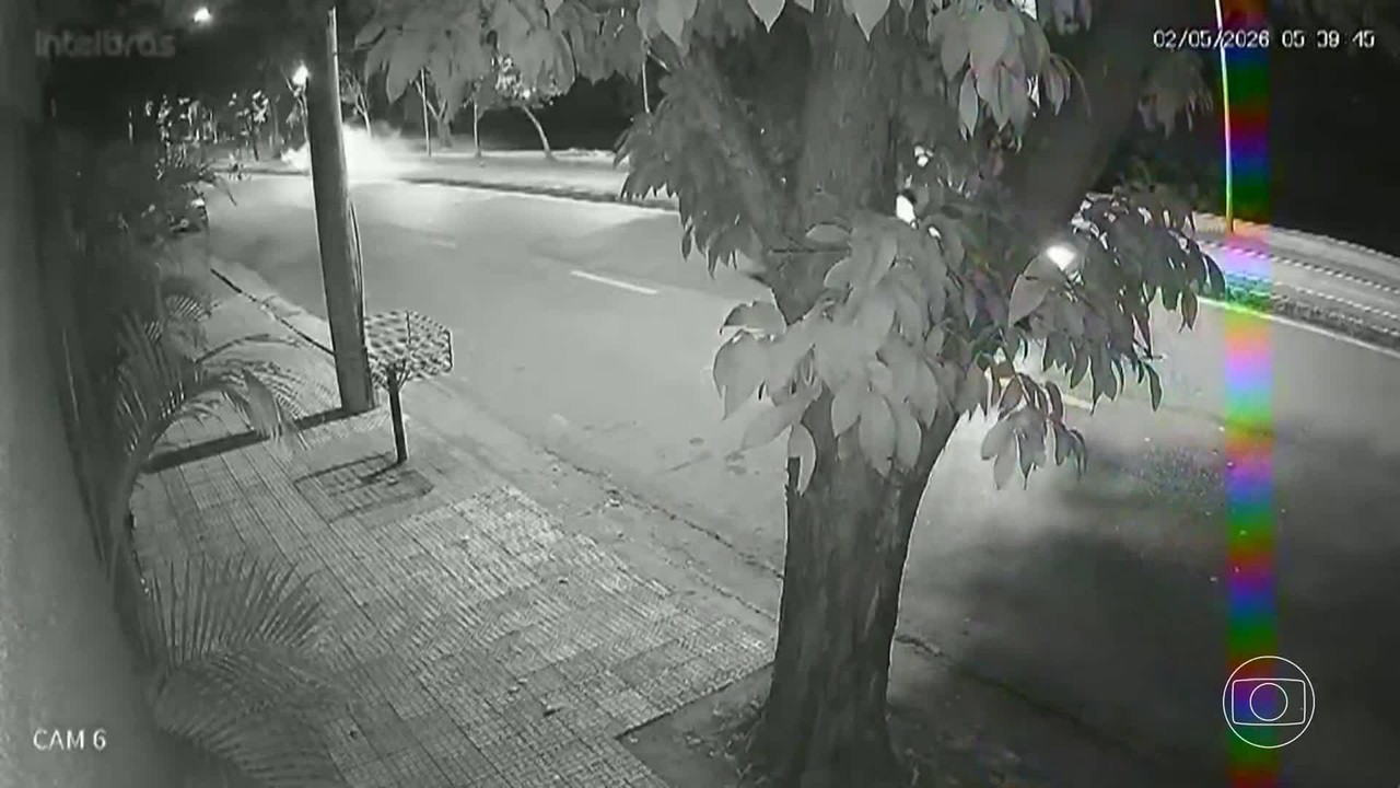 Câmera flagram outro ataque de adolescente suspeito de atirar fogos de artifício na Lagoa da Pampulha
