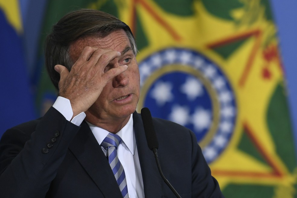 Jair Bolsonaro enfrenta queda de braço com Poderes - Blog da Folha