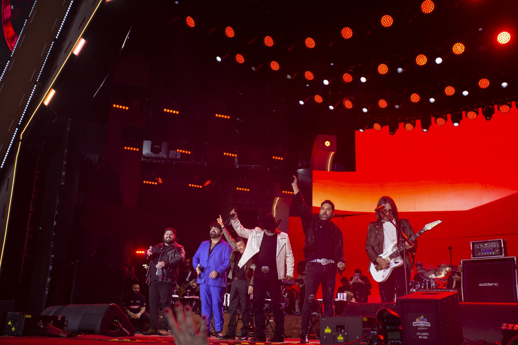 FOTOS: 'Barretão 70tão', com Edson & Hudson, Rionegro & Solimões e César Menotti & Fabiano