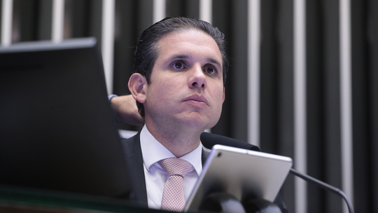 Líderes querem avançar com PEC que limita decisões individuais no STF, mas defendem cautela para evitar represálias - Medida seria resposta a decisão do STF na ação envolvendo o deputado Alexandre Ramagem (PL-RJ). Proposta foi aprovada em 2023 no Senado e em 2024 na CCJ da Câmara.