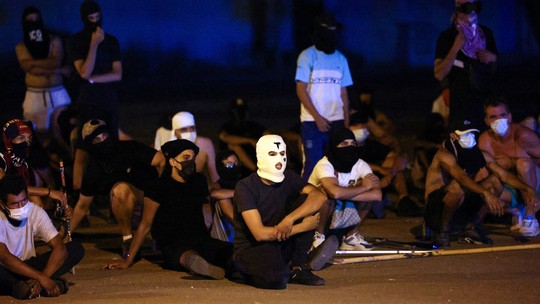 'Deporte-os Já', o movimento xenófobo supremacista que promove caçadas a imigrantes em cidade espanhola - Polícia prende suposto líder do grupo, que convocou seguidores para perseguir marroquinos em Torre Pacheco, e atua em países europeus.