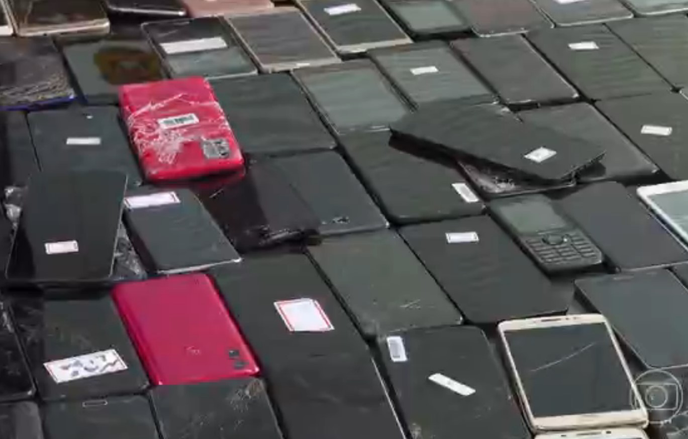 Justiça torna réus 7 acusados de integrar esquema de receptação e revenda de celulares roubados em SP