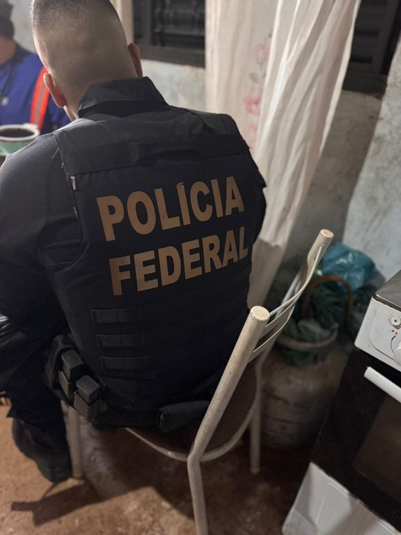 Suspeito de armazenar vídeos de abuso sexual infantil é alvo da Polícia Federal em MT