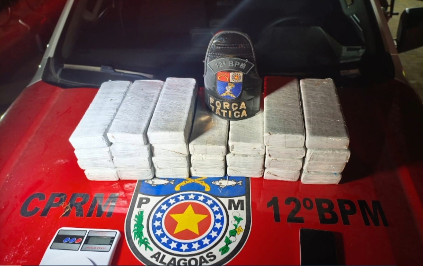 Polícia prende suspeito de tráfico e apreende quase 25kg de maconha na Serraria, em Maceió