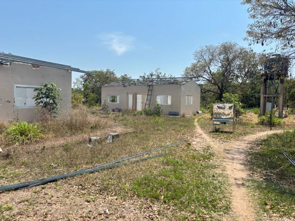 Instala&ccedil;&otilde;es da escola em reforma na Aldeia Ricardo Franco, &agrave;s margens do Rio Guapor&eacute;, em Guajar&aacute;-Mirim, &mdash; Foto: MPT/Divulga&ccedil;&atilde;o