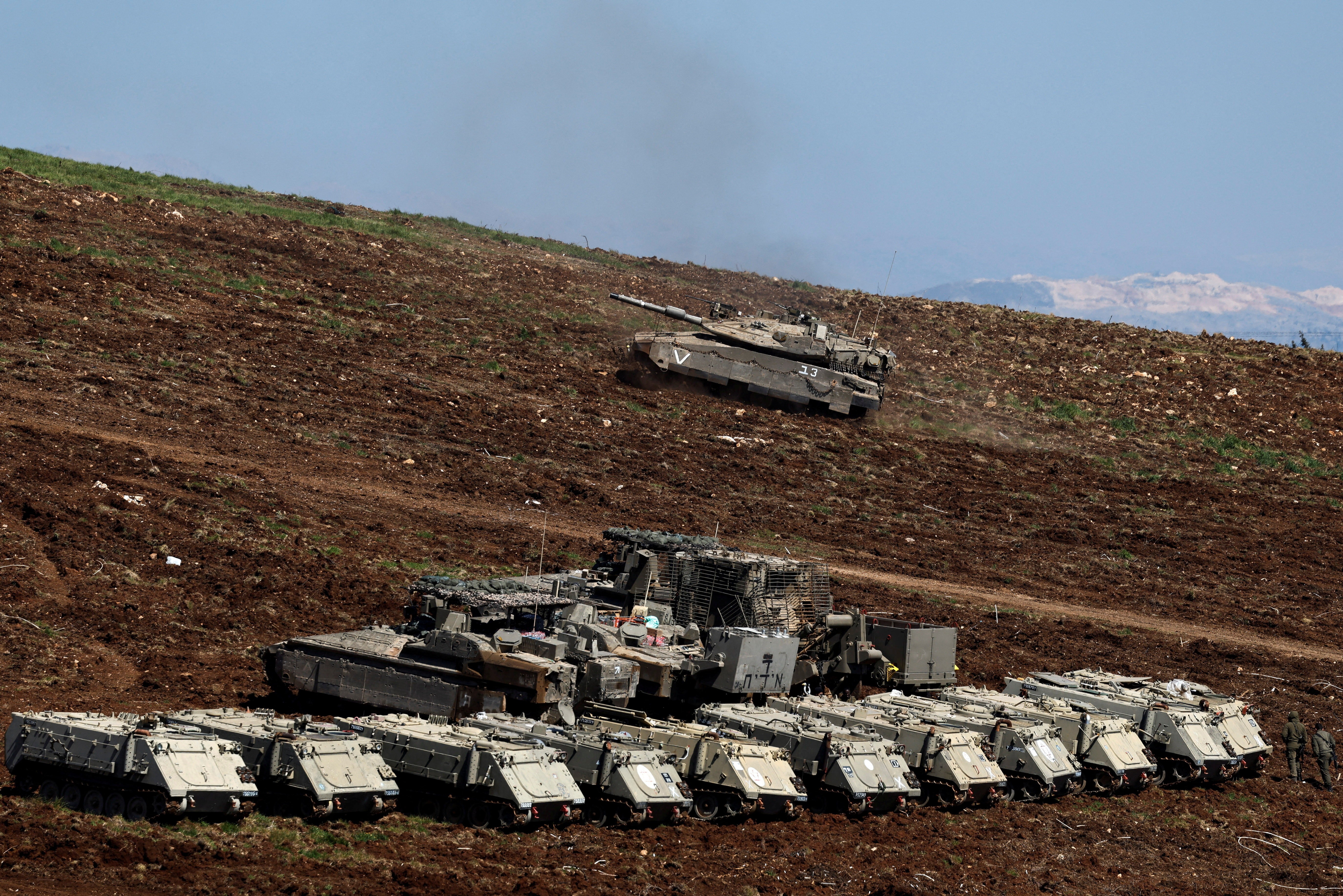 Israel ameaça 'tomar territórios' no Líbano e diz para Exército se preparar para 'expandir' operação contra Hezbollah