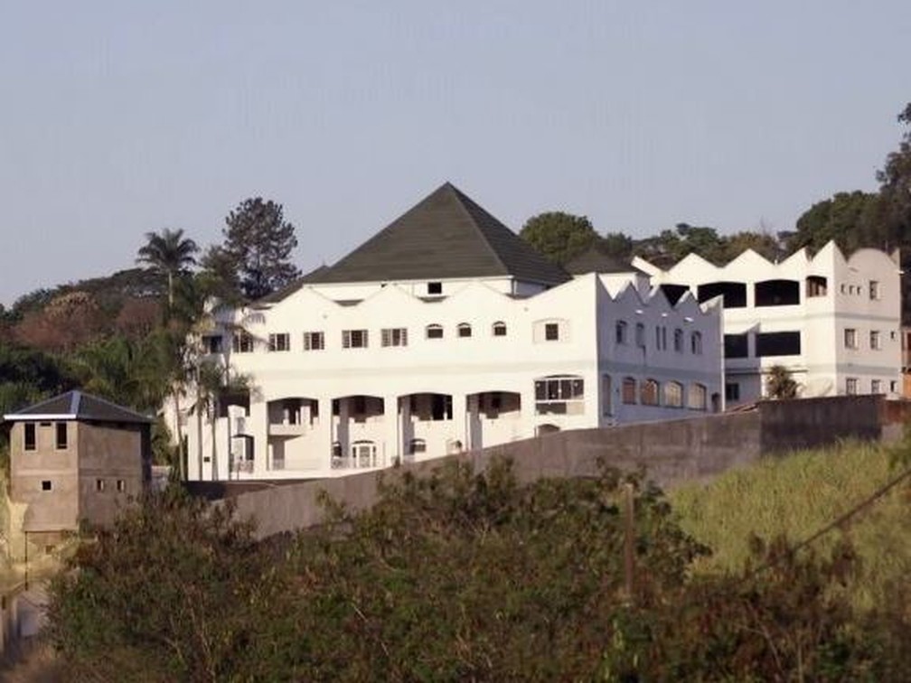 Fachada do 'castelo' de José Rico em área rural de Limeira — Foto: Reprodução/TV Globo