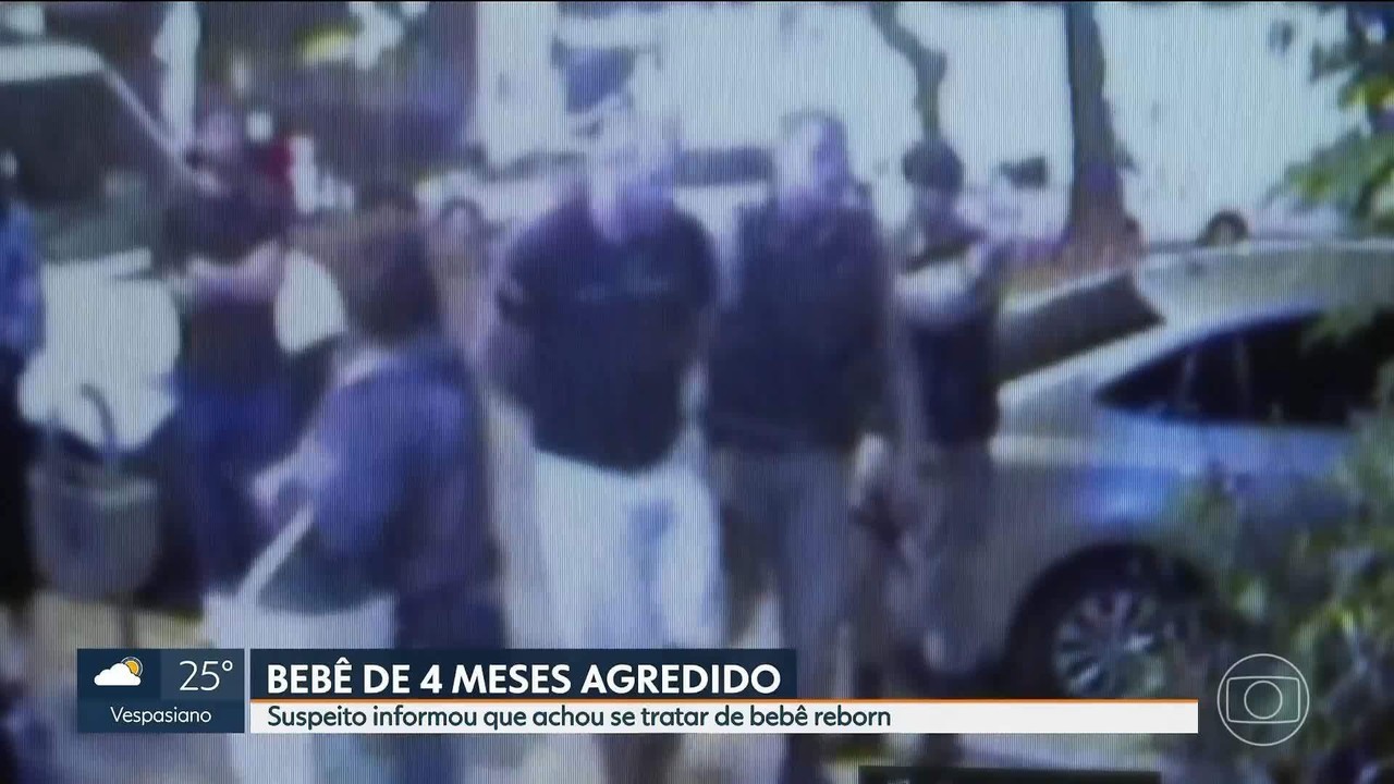 Bebê agredido após ser confundido com boneca 'reborn' deixa hospital, diz polícia