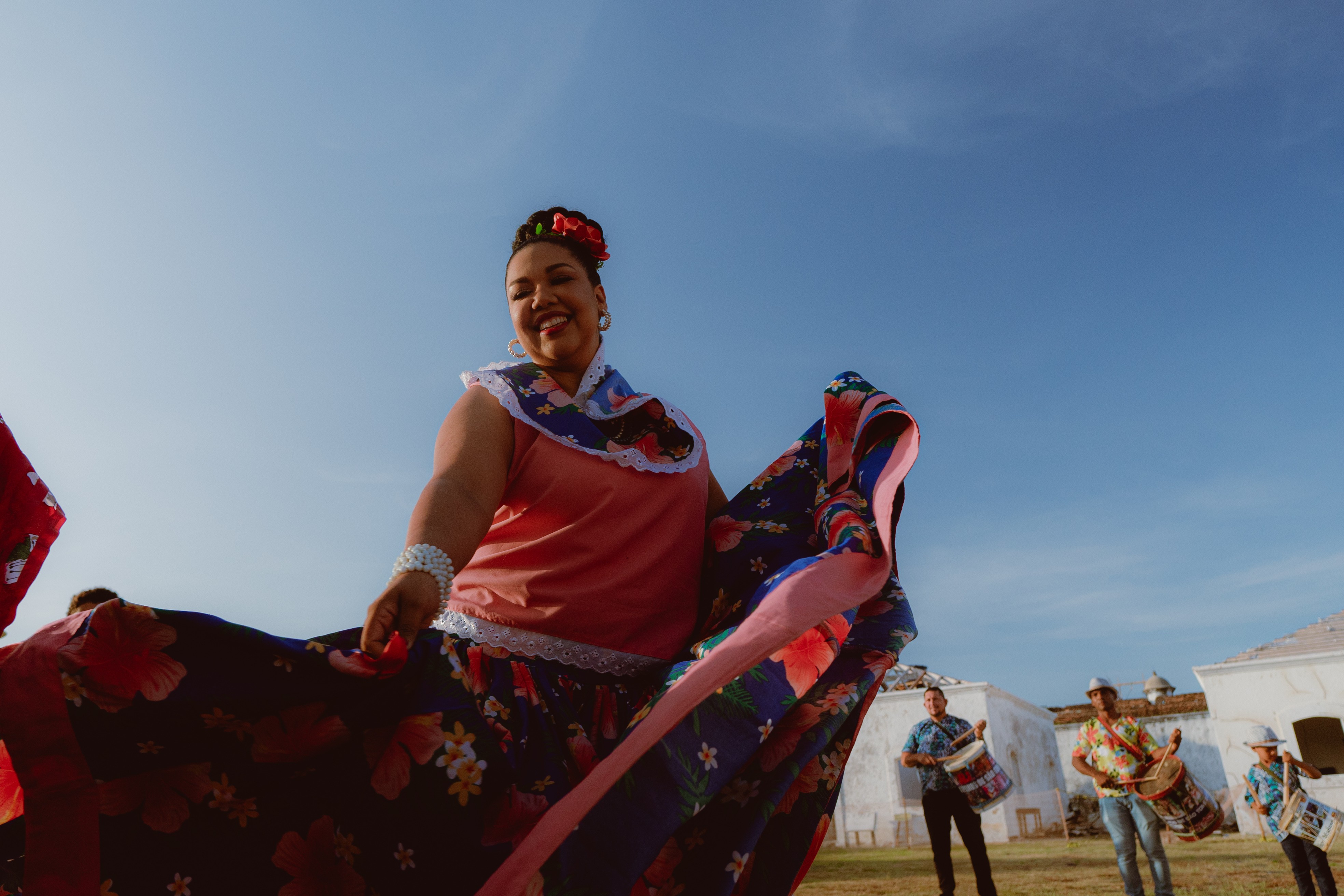 Marabaixo do Amapá é misturado com batidas eletrônicas em nova música de Carlinhos Brown