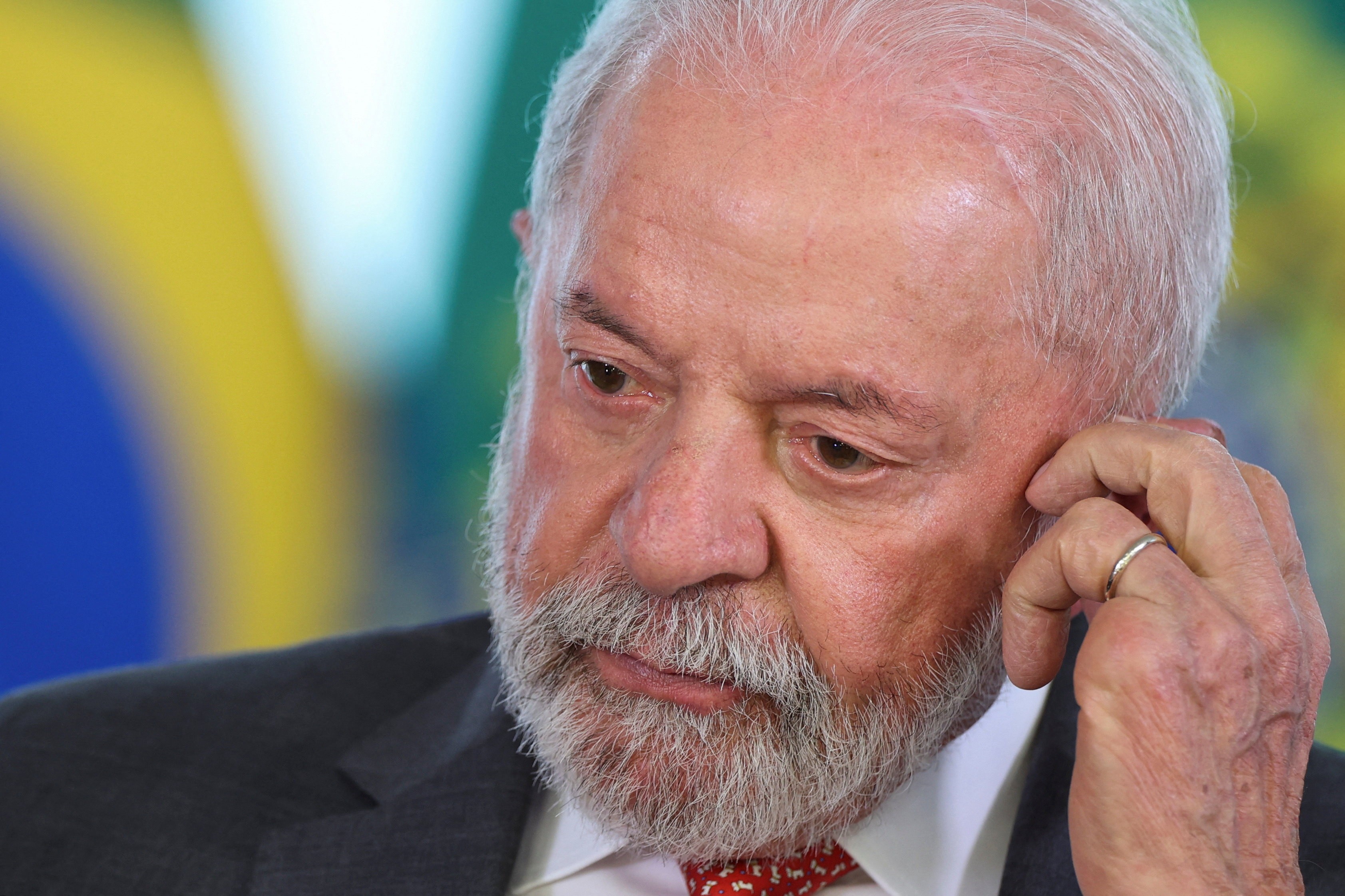 DAQUI A POUCO: Lula anuncia plano de socorro a empresas afetadas por tarifaço