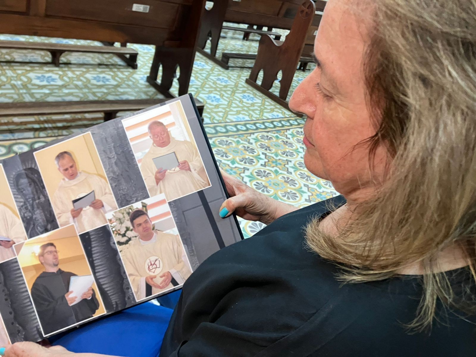 Fiel guarda álbum com fotos de visita de novo papa a Campinas há 17 anos