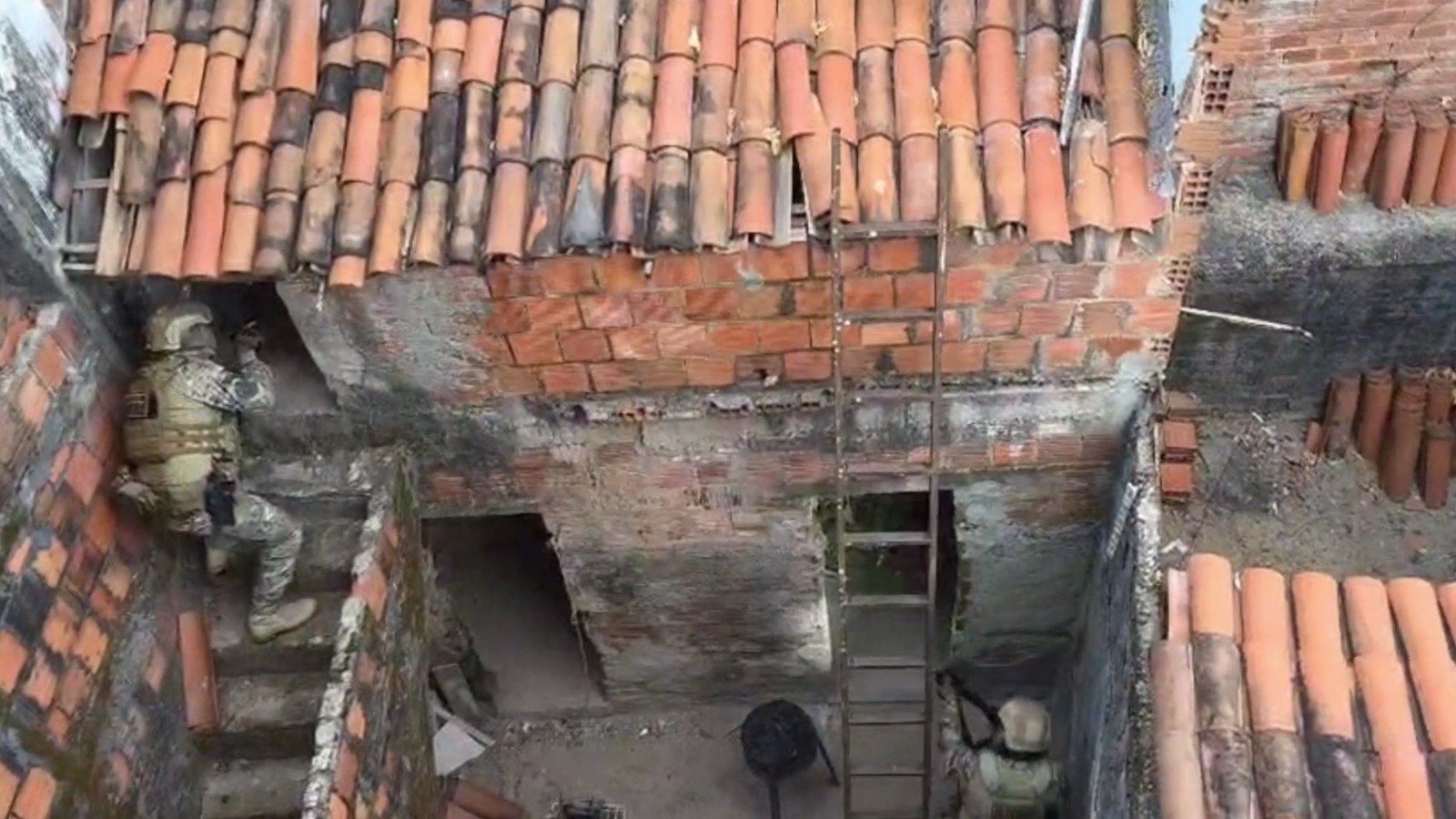 Três suspeitos são presos por envolvimento em chacina em campo de futebol em Fortaleza 