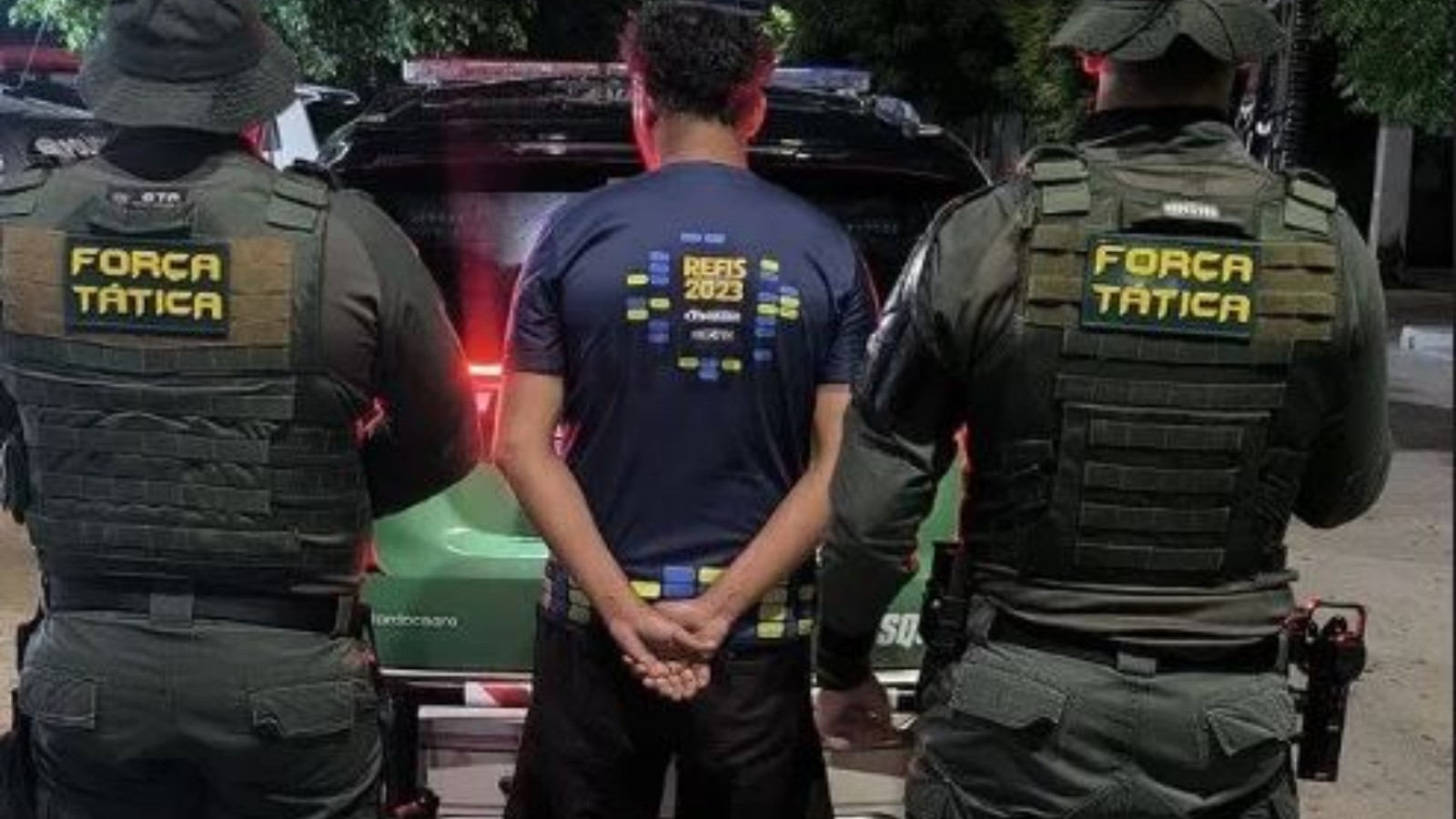 Pai é preso por incendiar casa com dois filhos para ex reatar relacionamento