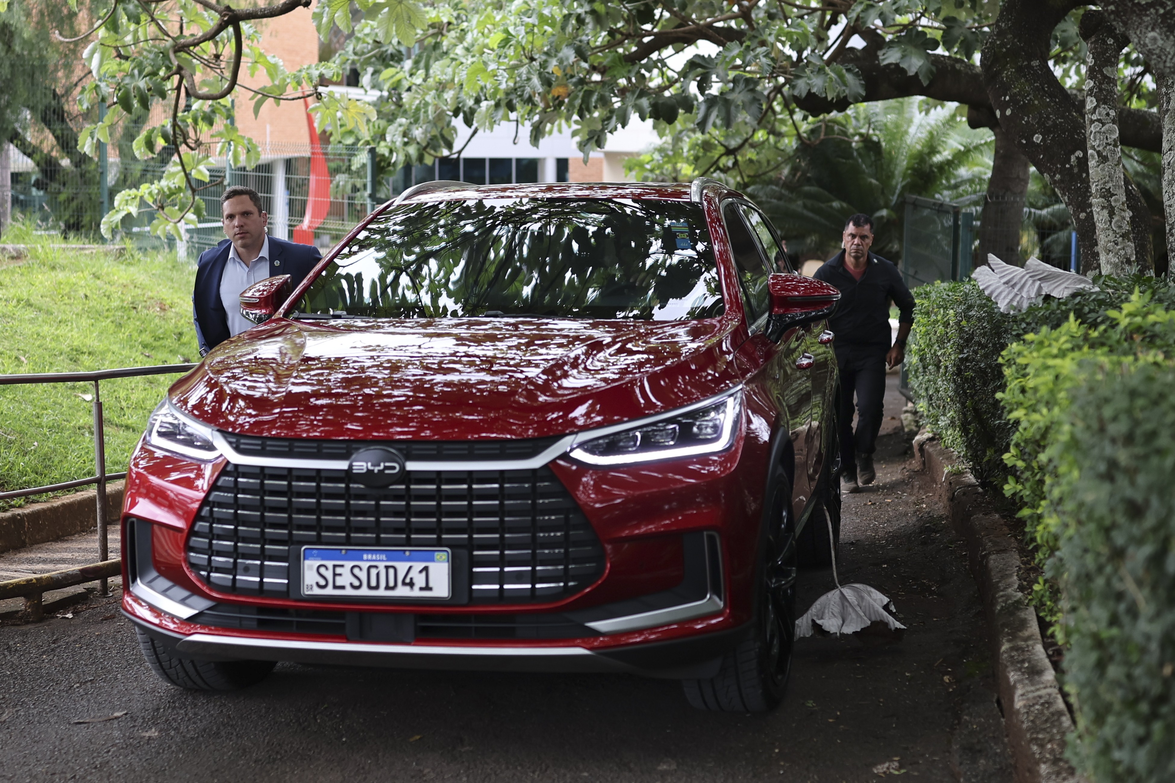 Cirurgia de Lula ocorreu 'sem intercorrências' e presidente volta a trabalhar na segunda