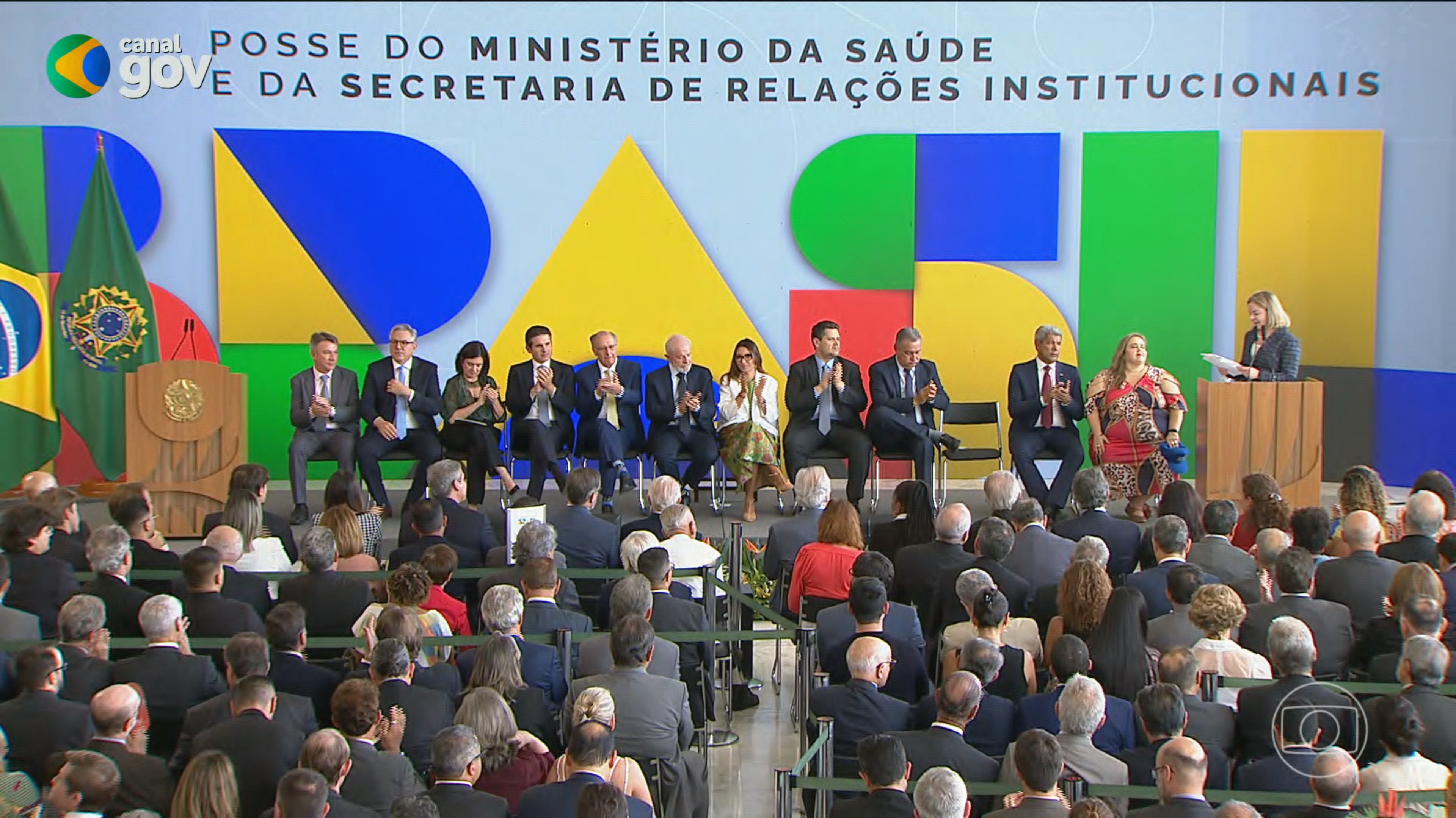 Alexandre Padilha toma posse no Ministério da Saúde; Gleisi Hoffmann assume Relações Institucionais