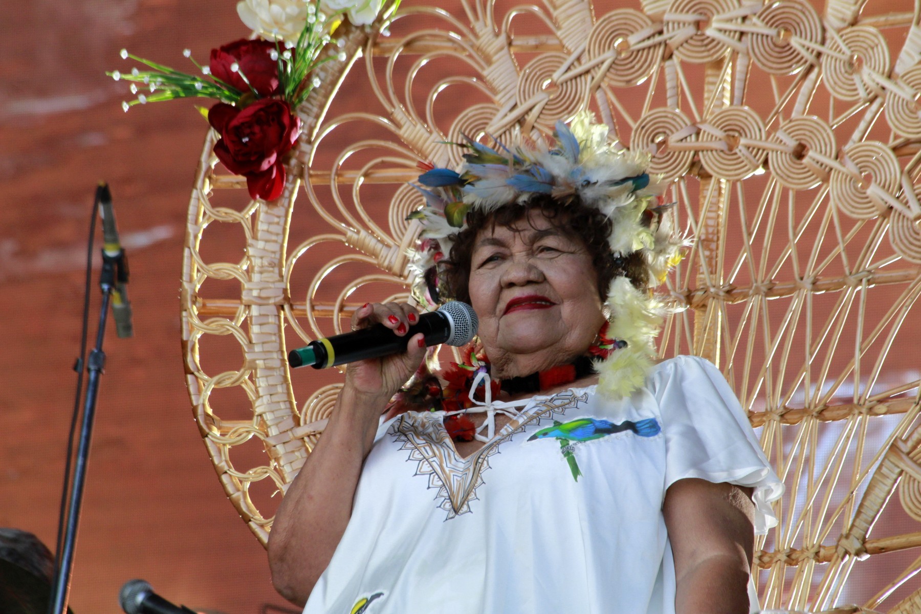 Dona Onete vai lançar novo álbum 'Bagaceira' no dia em que completa 85 anos