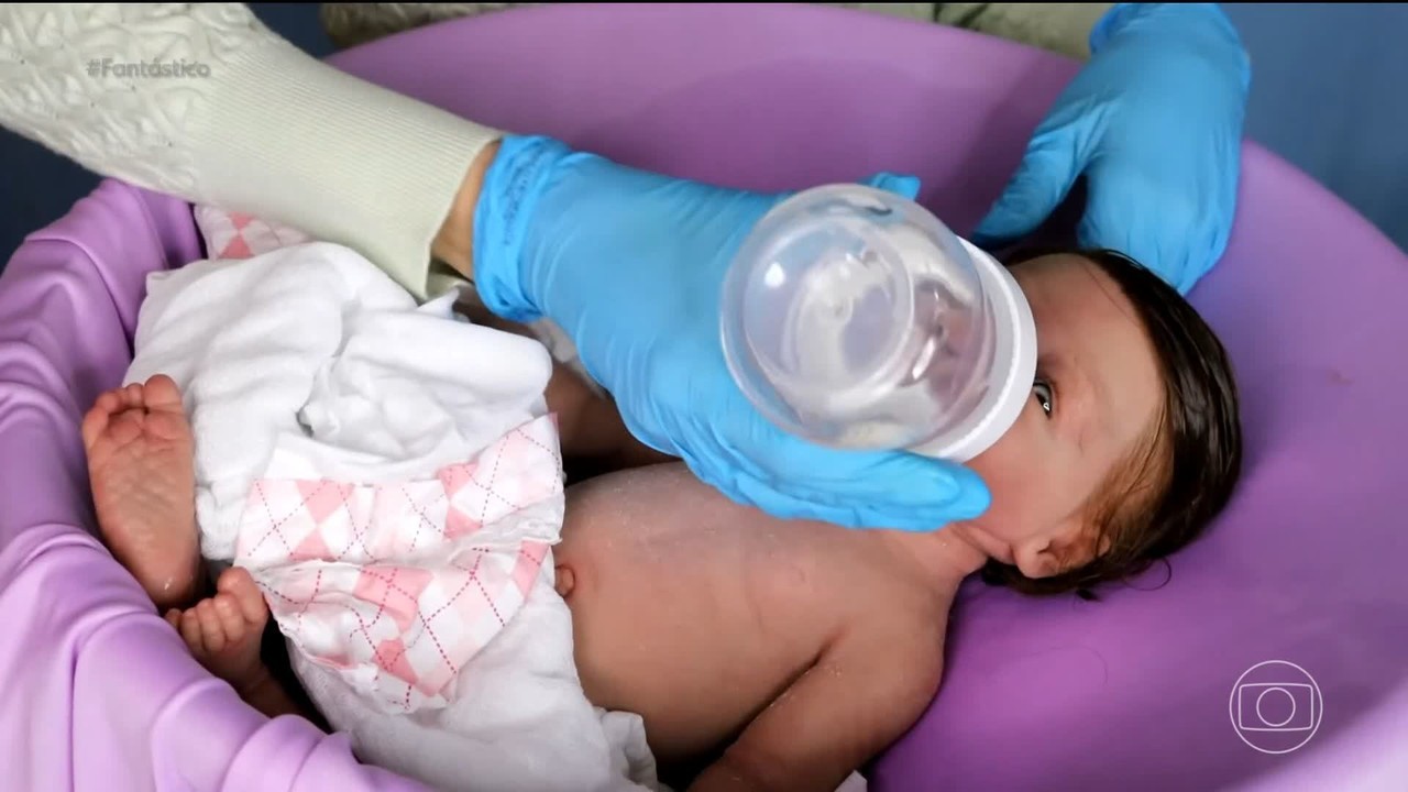 'Será que não estão precisando de alguma ajuda?', questiona psicóloga sobre pessoas que cuidam intensamente de bebês reborn