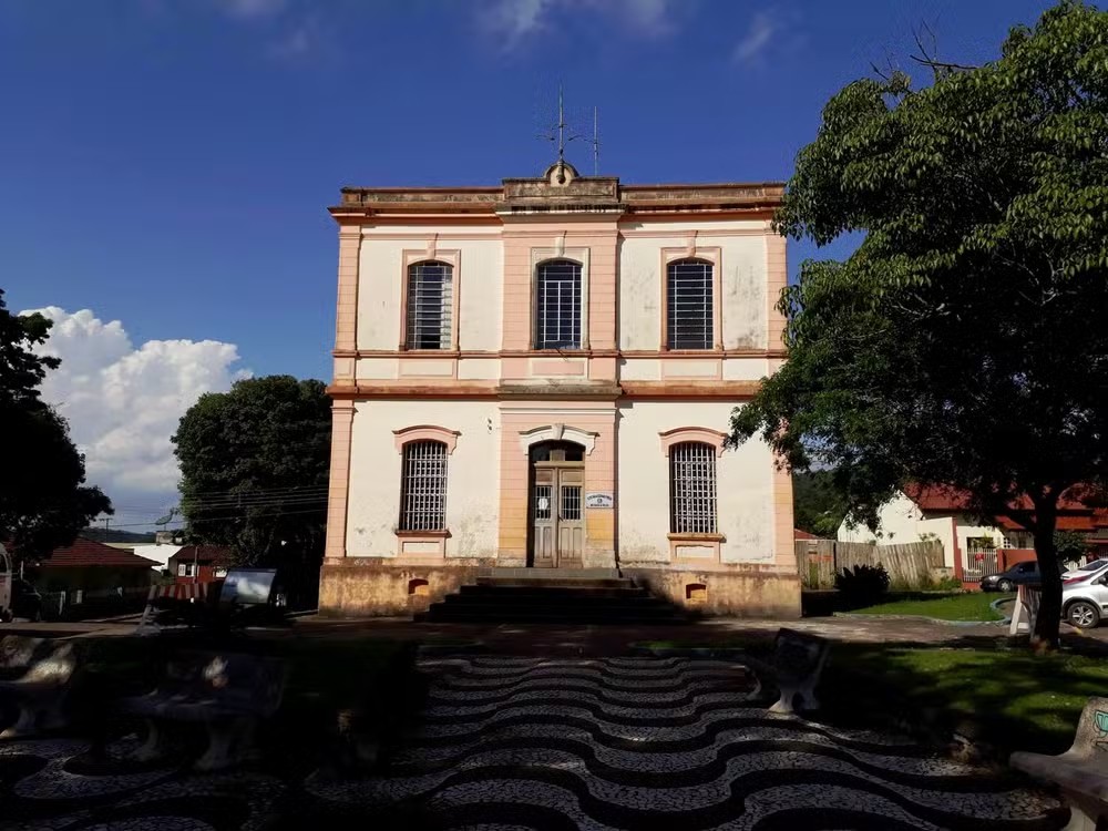 Homem é preso após tentar matar companheira a facadas durante discussão no interior de SP