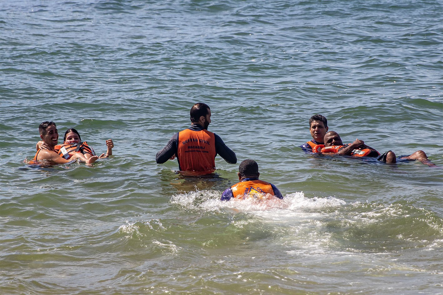 'Verão para Todos' oferece lazer na praia para pessoas com mobilidade reduzida