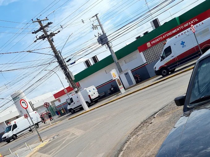 Adolescente é baleado por motociclista próximo de escola em Várzea Grande (MT)