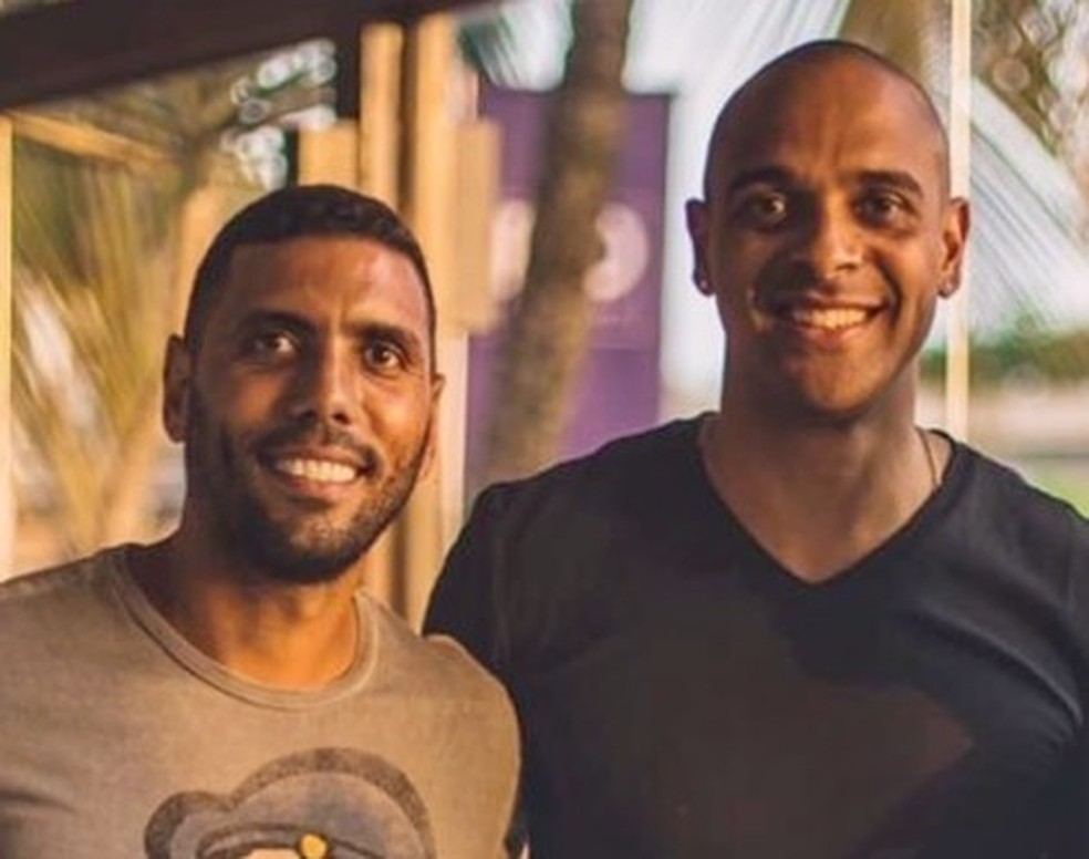 Tássio Maia dos Santos, de 41 anos, e Vandré Cordeiro da Silva morreram após queda de muro em Santa Teresa durante vendaval nesta quarta (29) — Foto: Reprodução