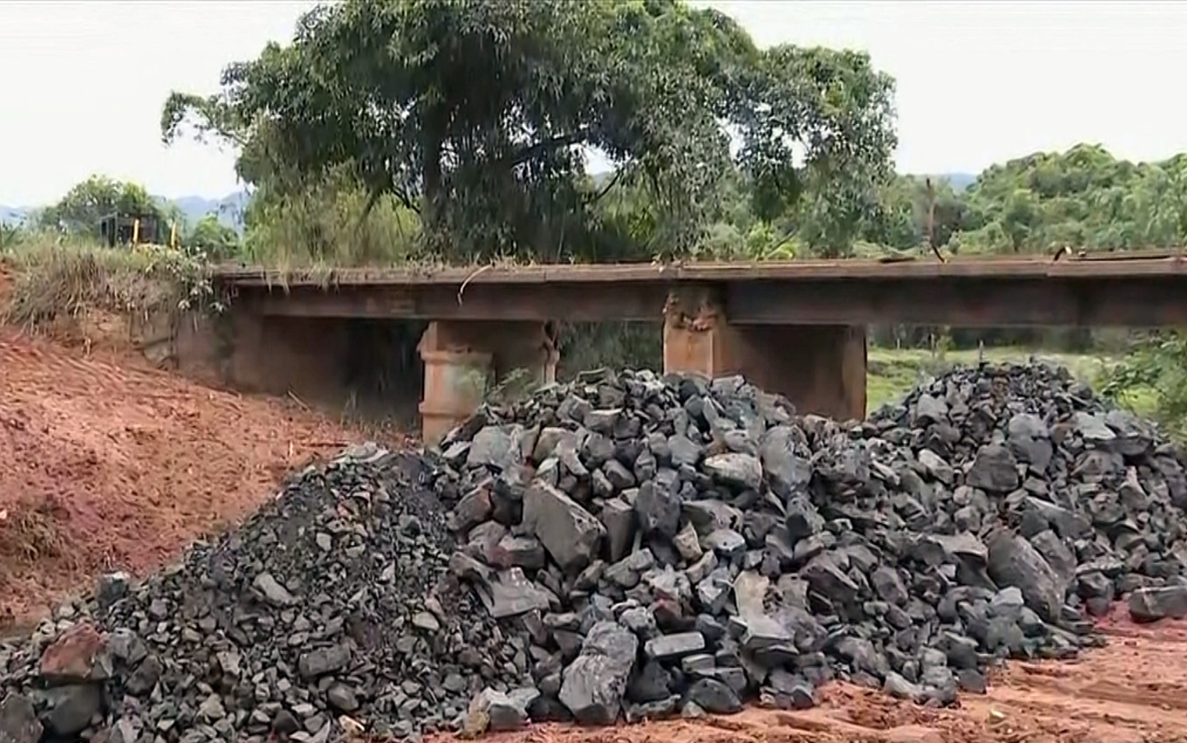 Ponte na BR-464 deve ser interditada após laudo apontar risco de colapso