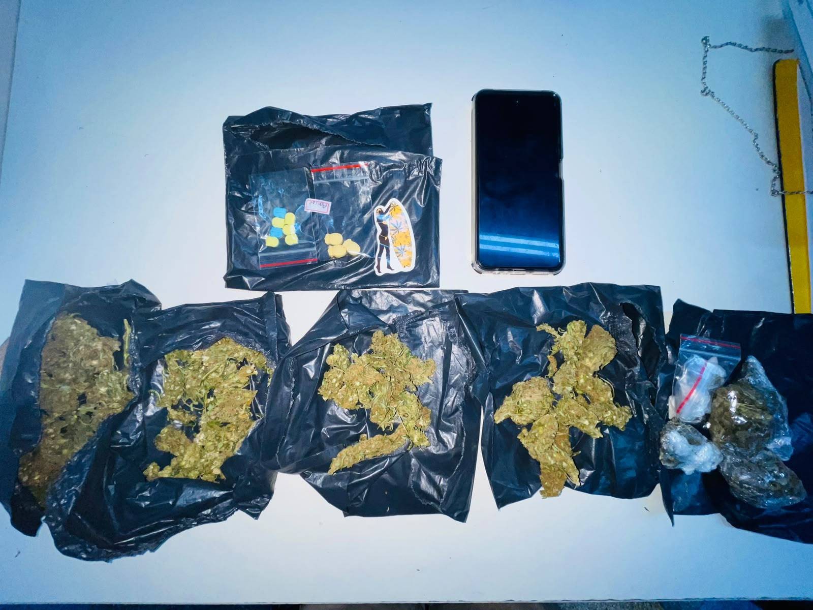 Homem é preso suspeito de fazer 'delivery' de drogas em bairro nobre de Salvador