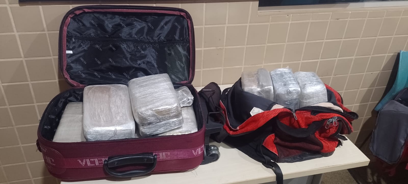 PM apreende mais de 31 kg de drogas e cumpre mandado de prisão durante operação em Terra Santa