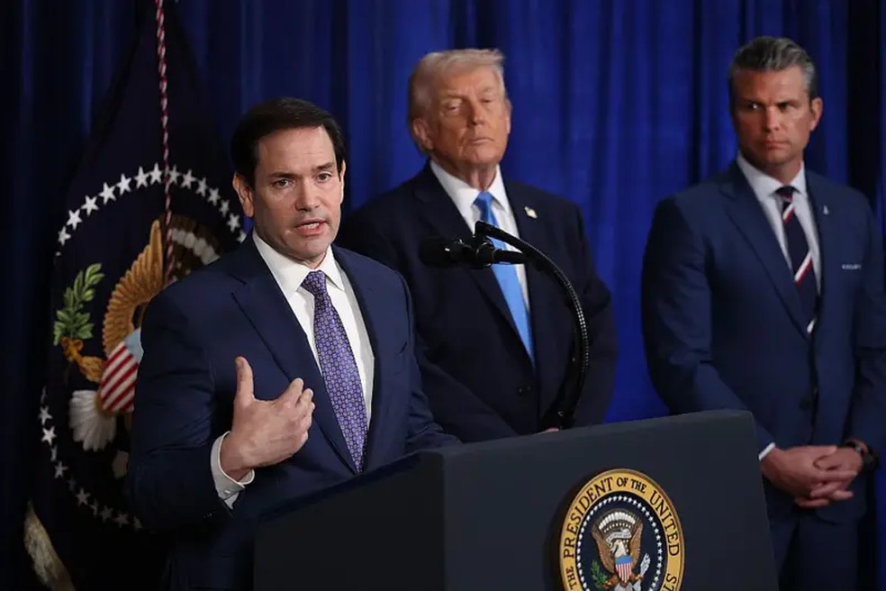 O secretário de Estado dos EUA, Marco Rubio, também participou da coletiva de imprensa de 3 de janeiro, na qual foram apresentados detalhes da captura de Maduro — Foto: Joe Raedle/Getty Images via BBC
