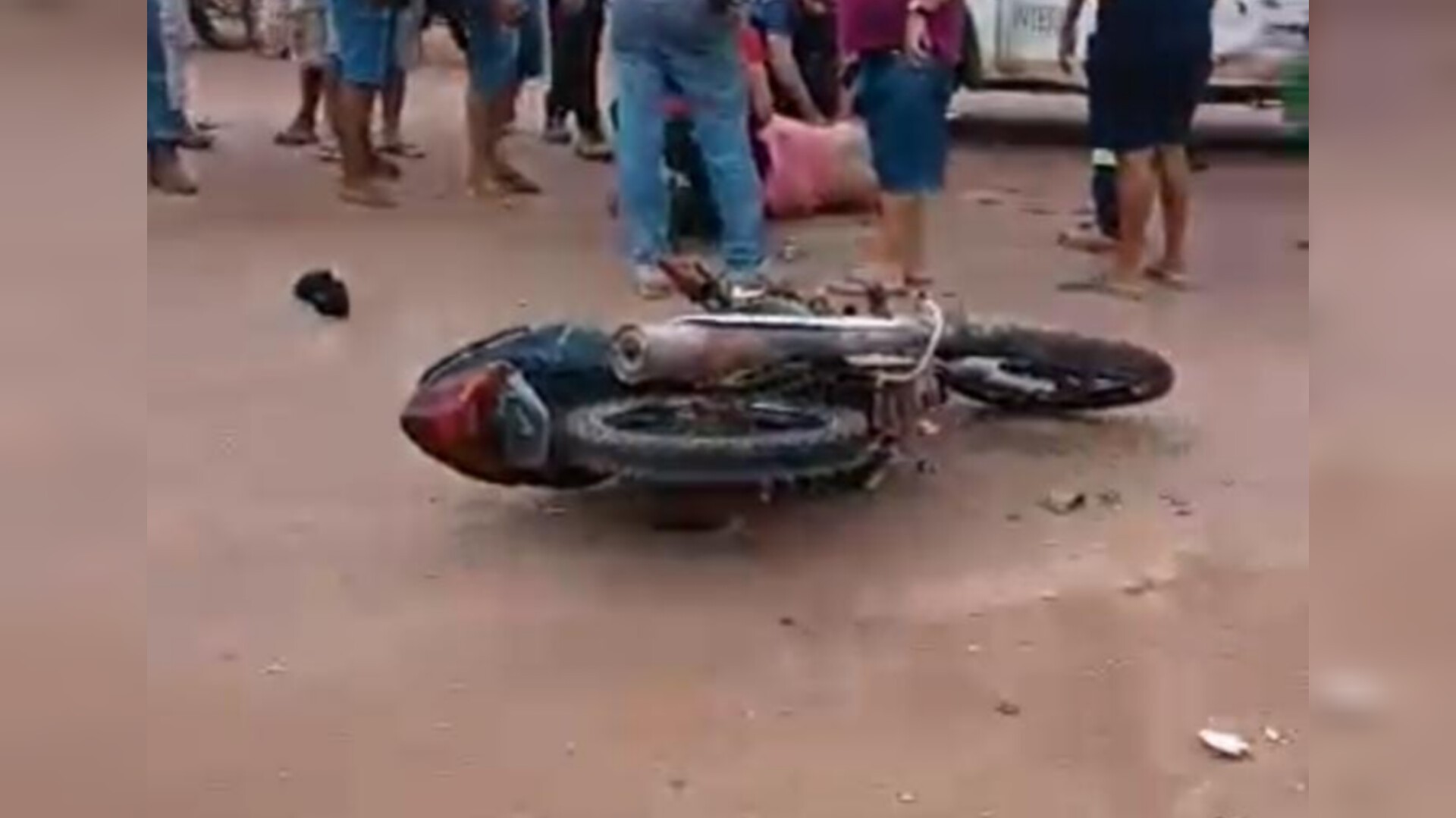 Acidente grave entre motocicleta e caminhão é registrado na Rodovia Transamazônica em Rurópolis