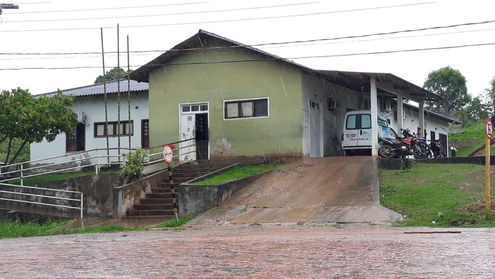 Hospital de Porto Walter não tem estrutura para fazer curetagem; feto foi levado para o local, pois a cidade não tem IML — Foto: Arquivo pessoal