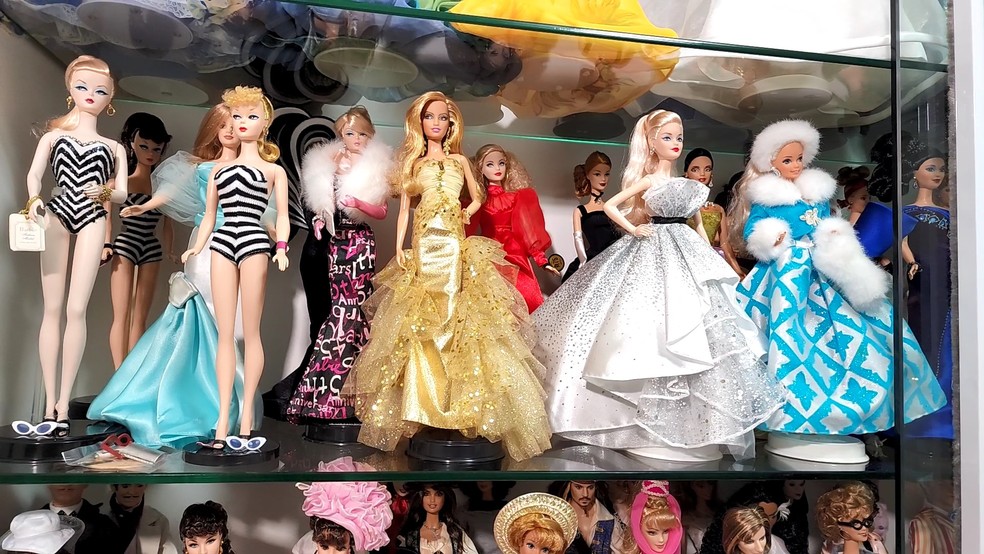 Colecionadores de Barbies no ES têm bonecas raras, folheadas a ouro e até  passistas de carnaval, Espírito Santo