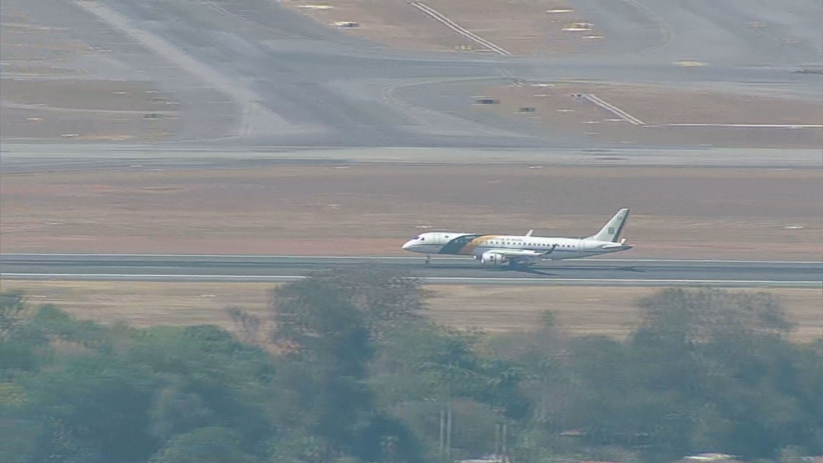 Voo de Lula pousa em Brasília quase 17 horas após problema em avião presidencial no México