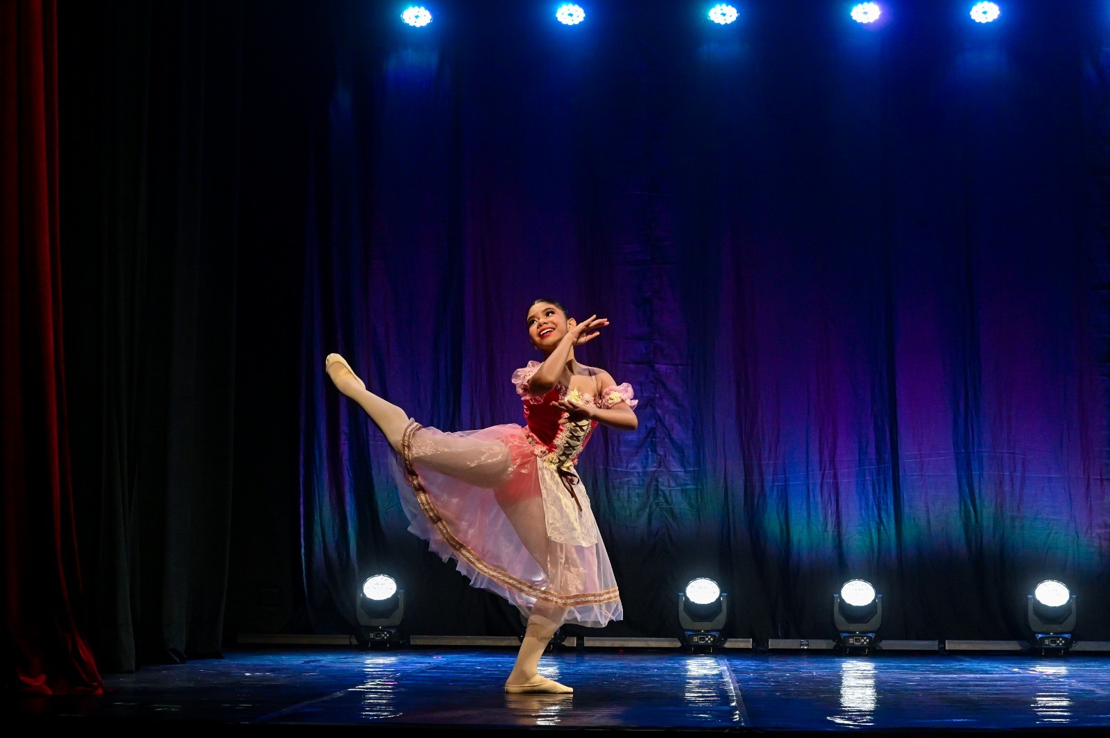 Circuito de dança reúne cerca de mil bailarinos em programação internacional em Belém