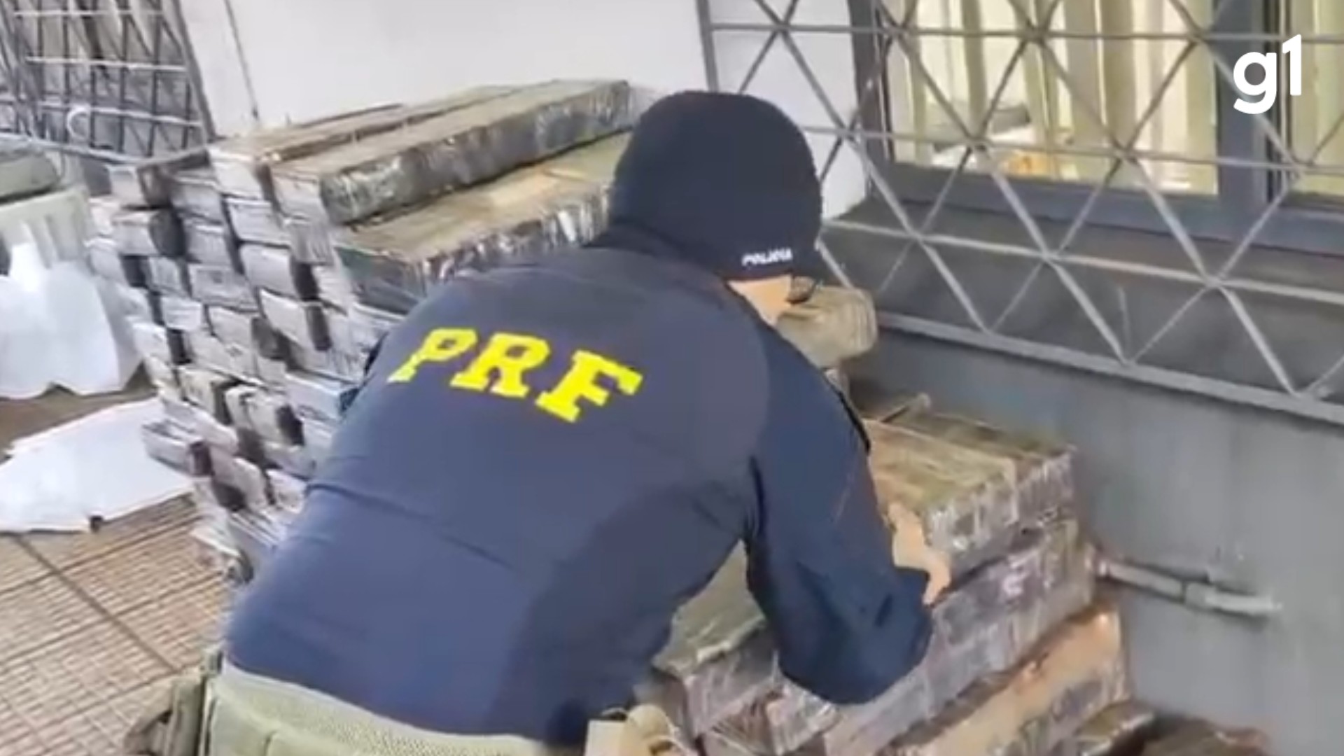 Maior apreensão do ano: PRF encontra 1 tonelada de maconha em caminhão de rações no Norte do RS