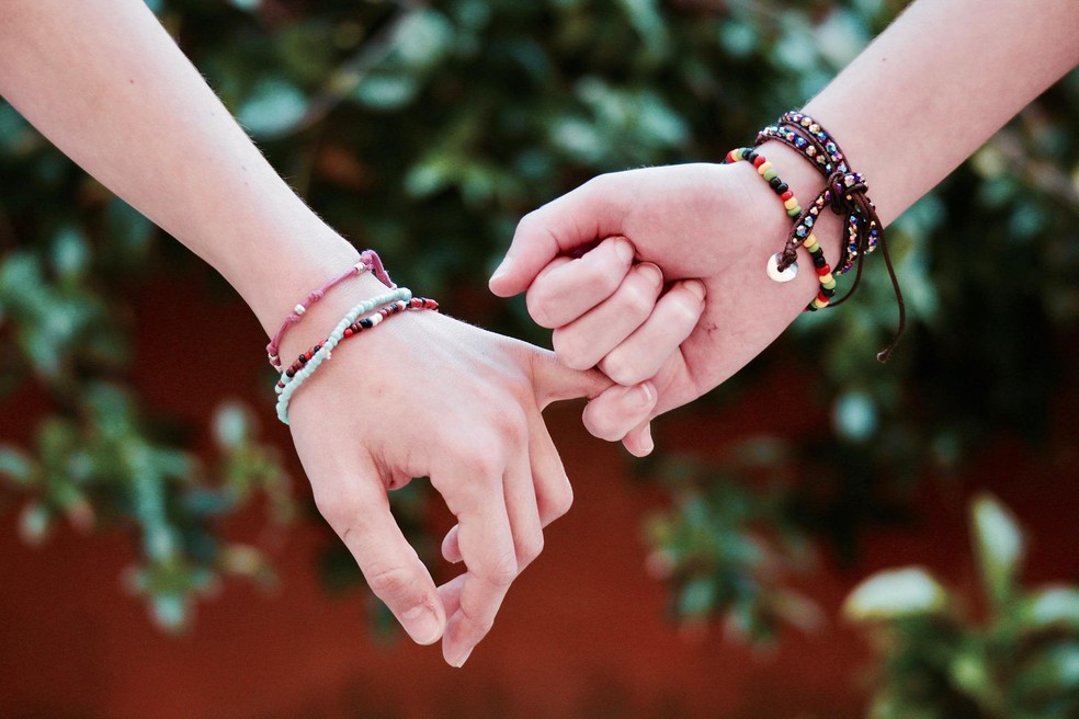 A teoria da troca social se concentra em saber se os amigos estão investindo e obtendo a mesma quantia do relacionamento. — Foto: Divulgação