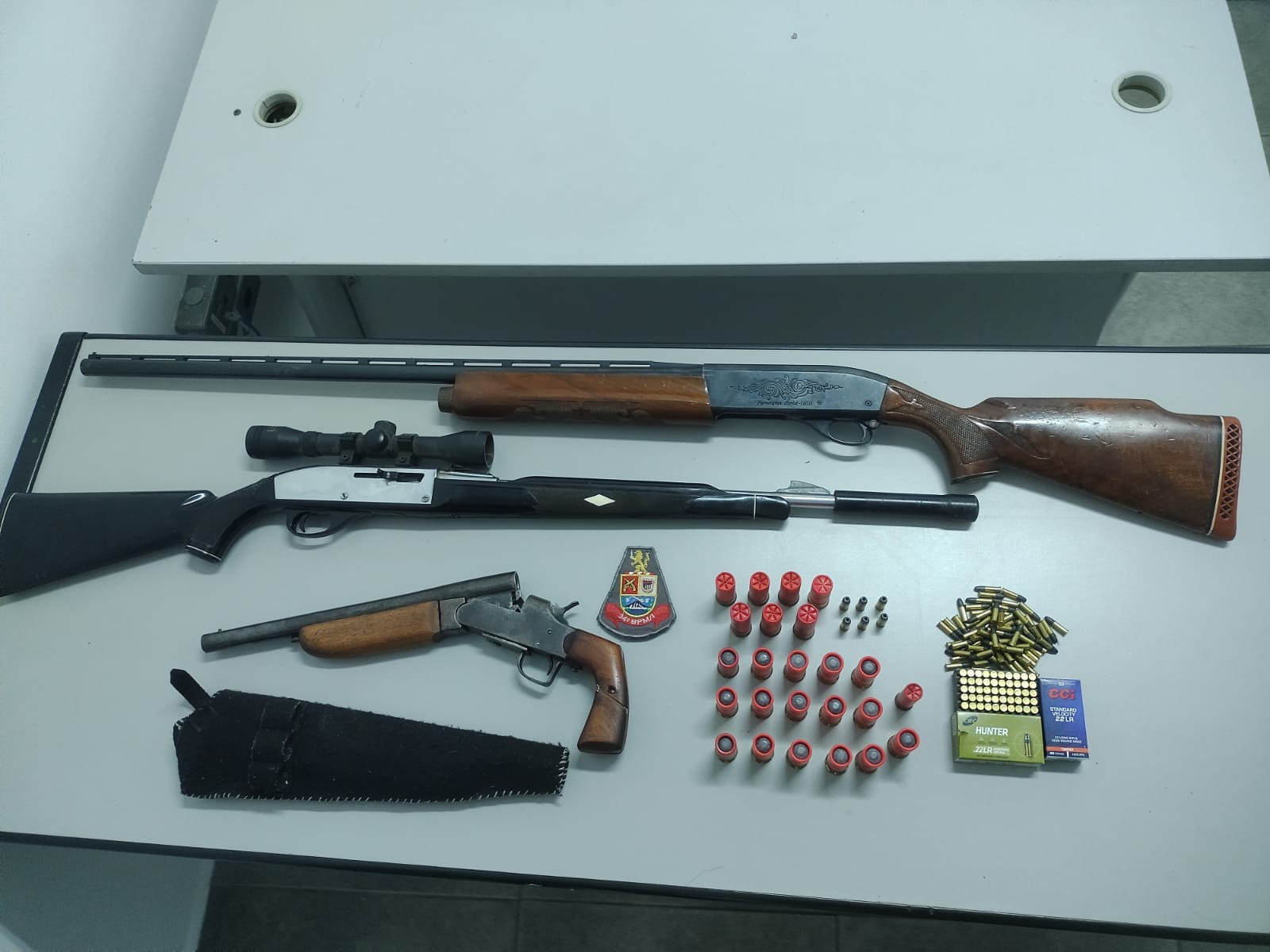 Idoso é preso com armas e munições após denúncia de ameaça contra nora, em Piracaia