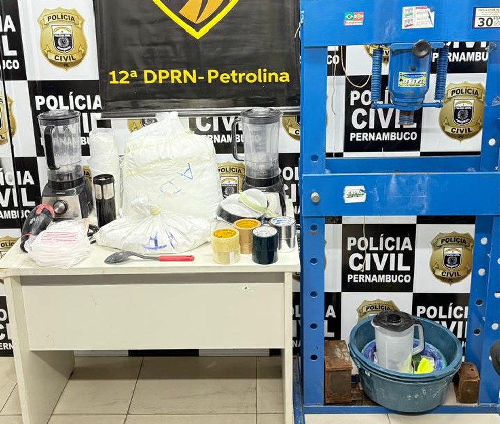 Durante a ação a PC apreendeu 18kg de cocaína e outros utensílios utilizados para preparar a droga. — Foto: Ascom/PCPE