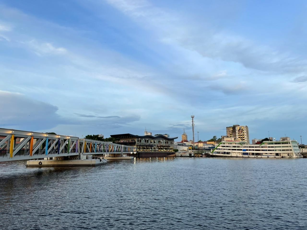 Rio Negro sobe por dois dias e dá primeiros sinais de cheia em Manaus