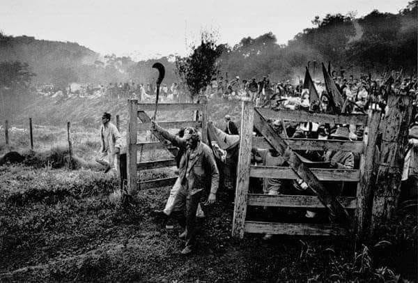 No Paraná, Sebastião Salgado acompanhou início do maior conjunto de assentamentos do MST: 'Era um camponês da fotografia'